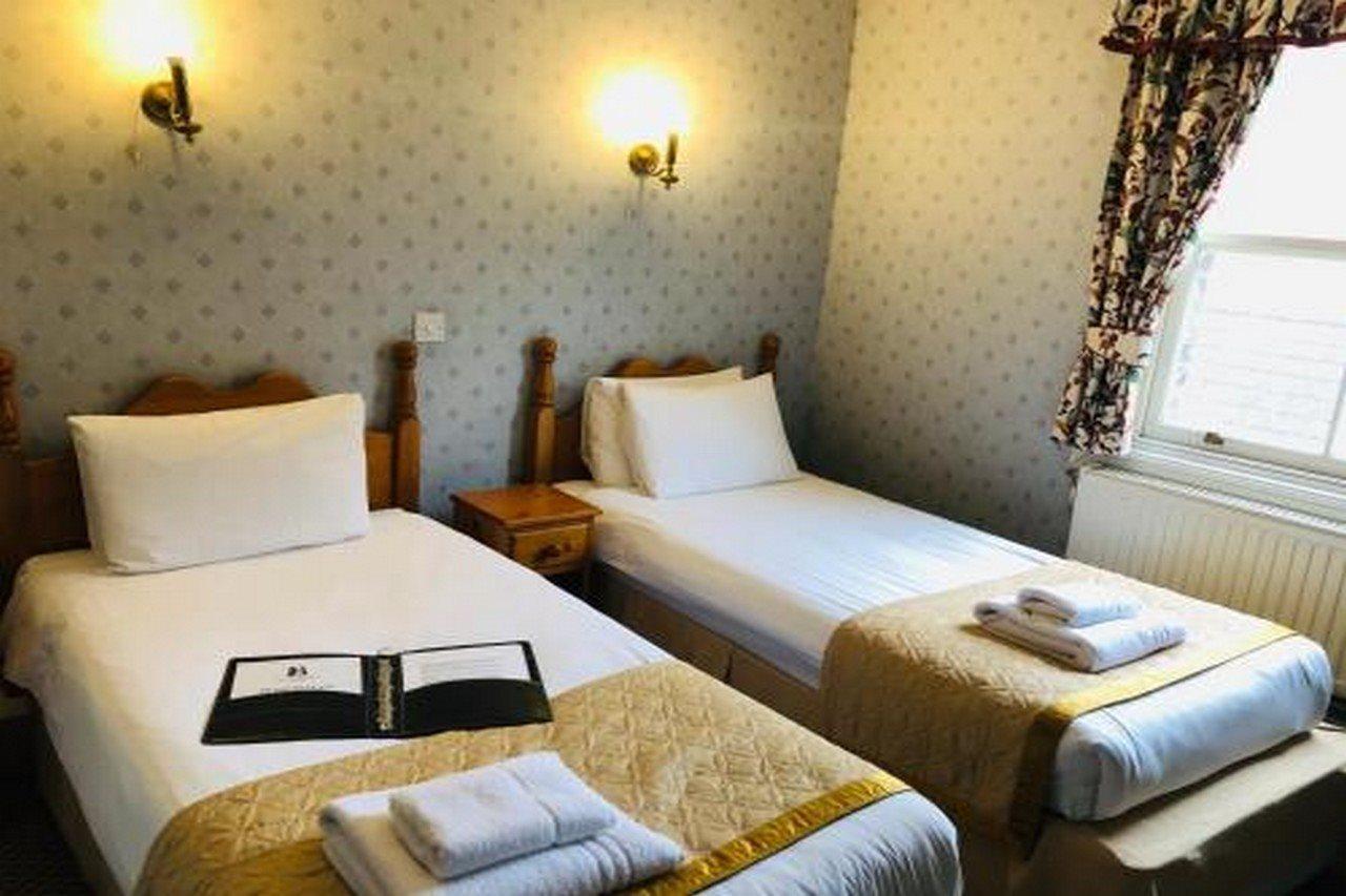 Brook Red Lion Hotel Колчестер Экстерьер фото